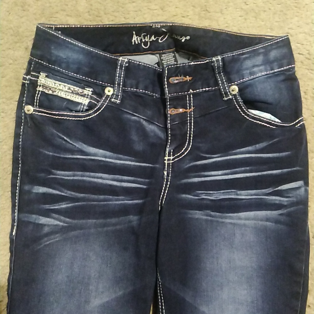 Ariya Jeans Juniors 7/8 Dark Wash